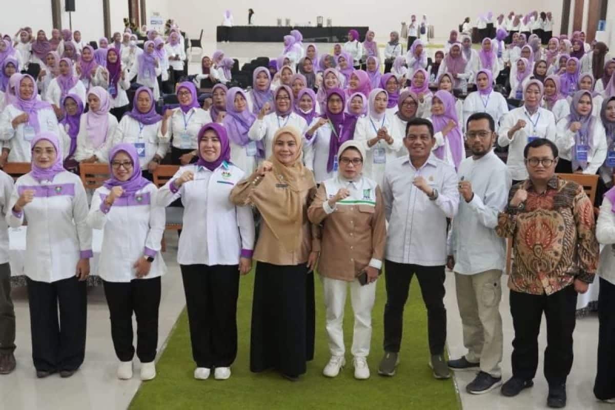 DPR dan BGN sosialisasi perkuat gizi anak lewat program MBG di Baubau