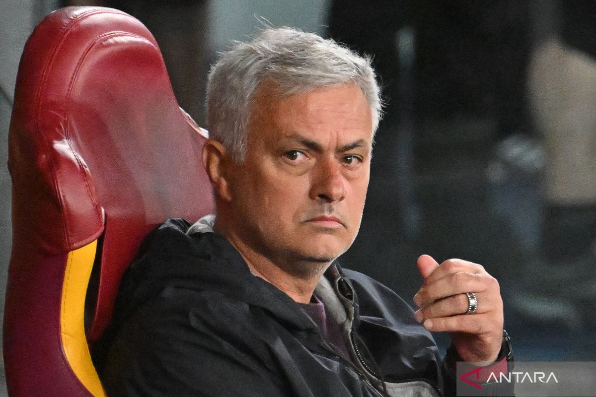 Mourinho kembali ke Portugal, siap latih Benfica setelah Bruno Lage dipecat