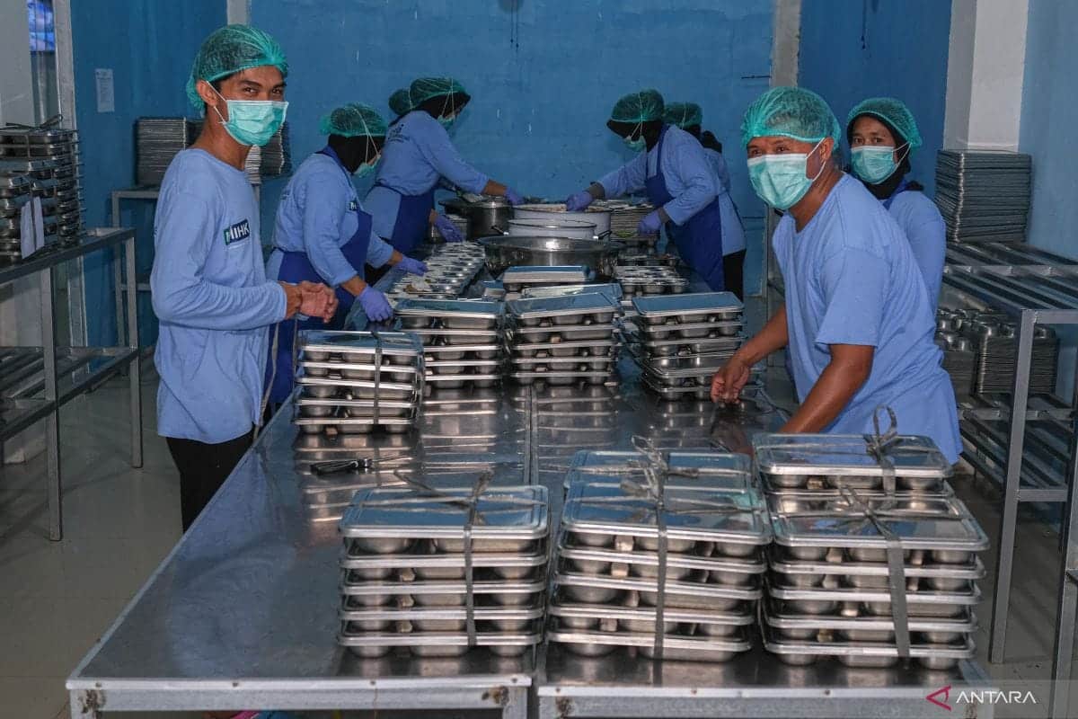 BGN-Dinkes Sultra sosialisasi SLHS ke dapur SPPG demi keamanan MBG