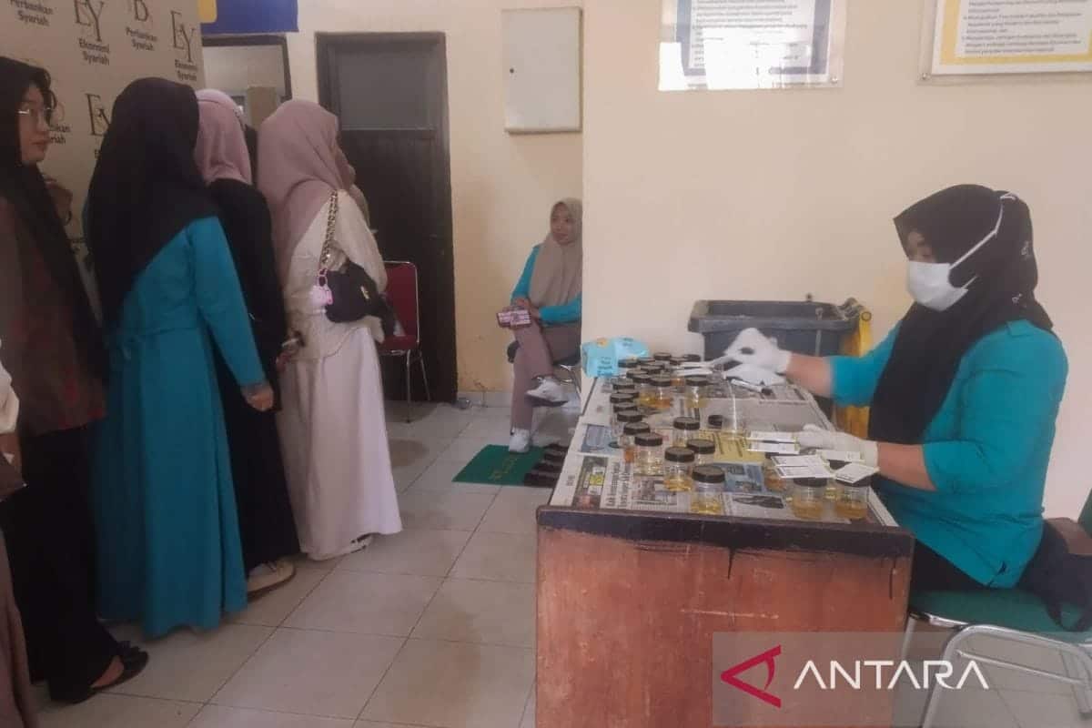 BNNP Sultra tes urine calon wisudawan IAIN Kendari upaya cegah penyalagunaan narkoba