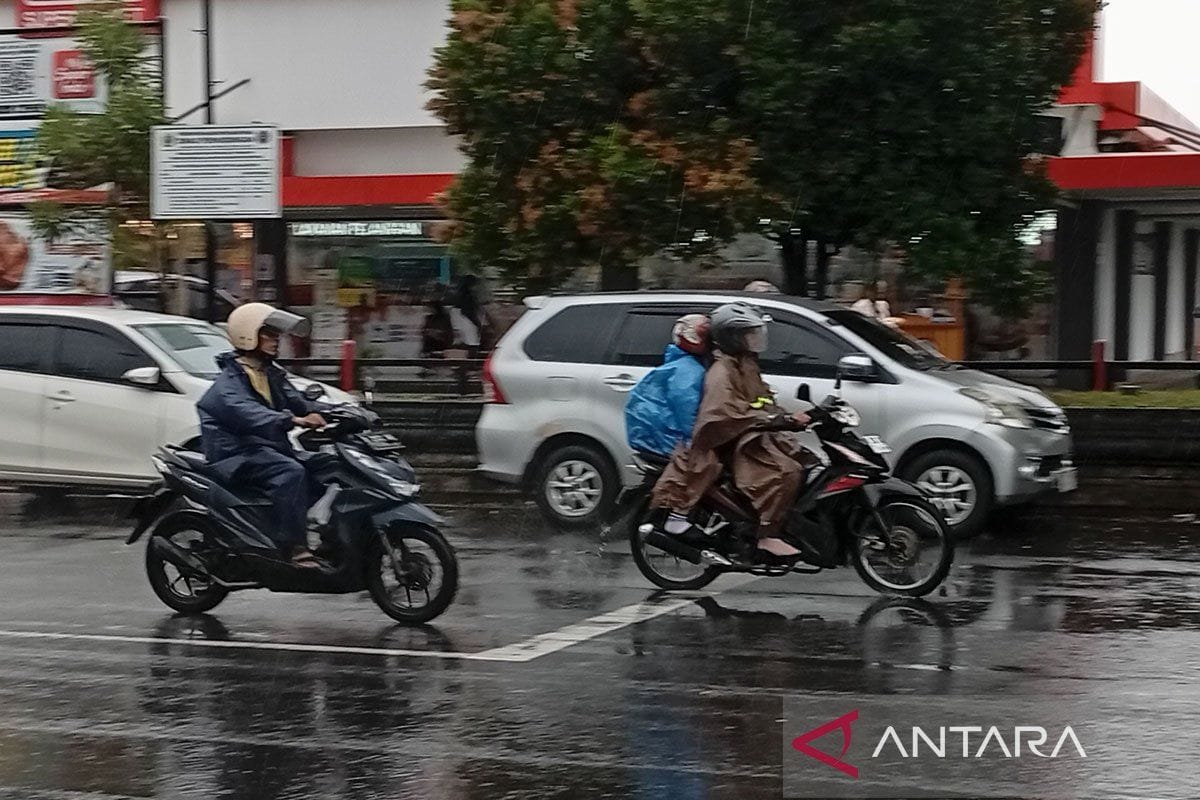 BMKG: Hujan ringan guyur mayoritas kota besar pada Kamis