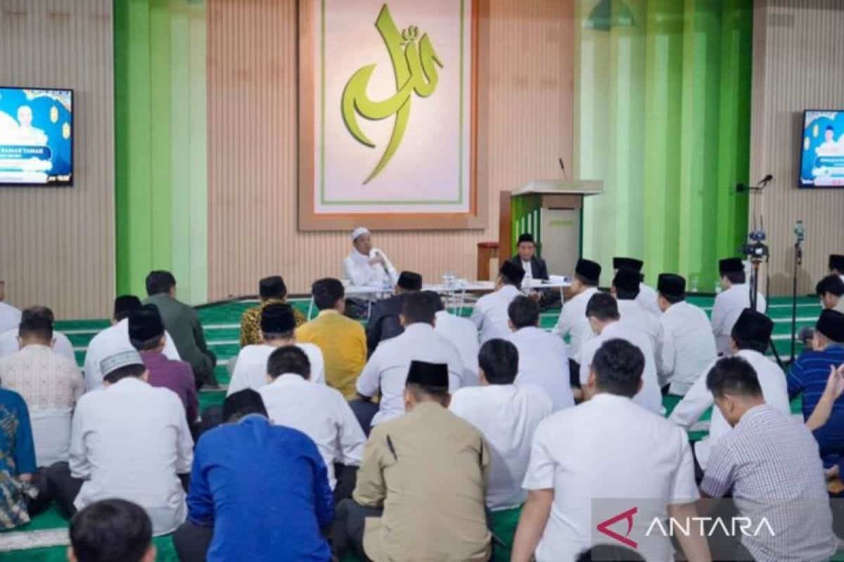 Menteri Nusron ajak jajaran meraih berkah dan menambah ilmu agama