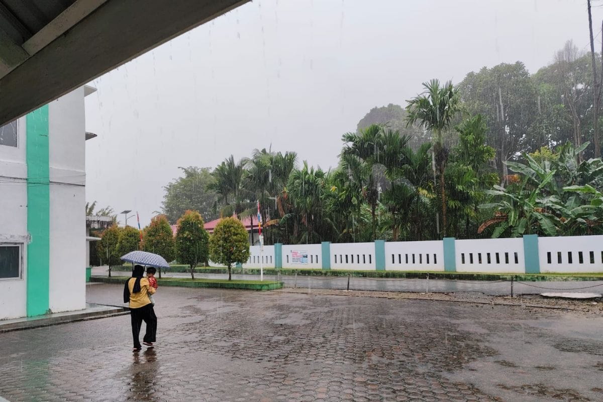 BMKG: Mayoritas wilayah hujan ringan hingga lebat terjadi di wilayah RI hari ini