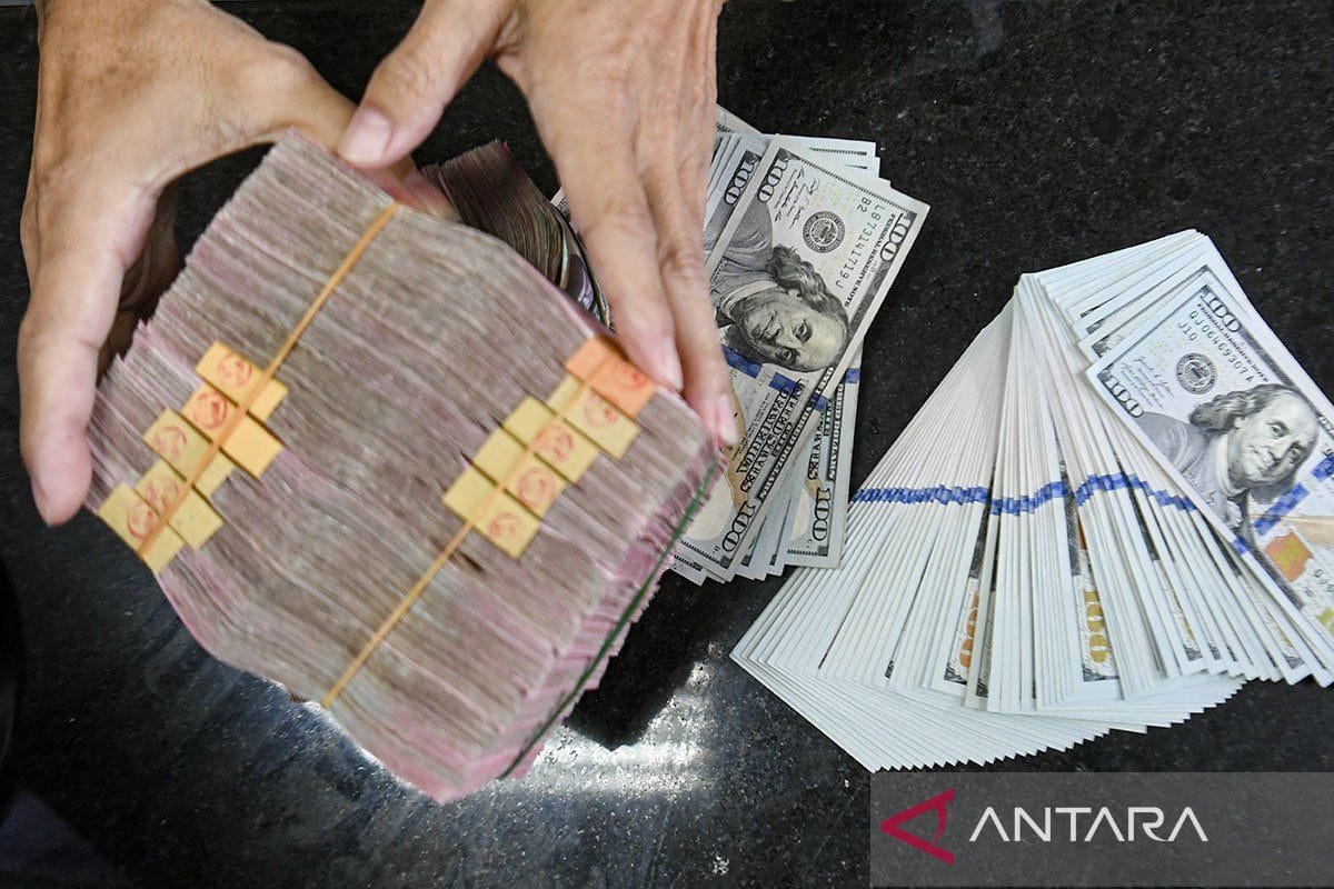 Rupiah pada Selasa pagi melemah 0,28 persen jadi Rp16.700 per dolar AS