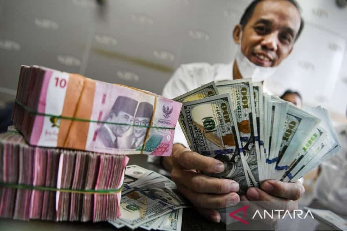 Rupiah pada Senin pagi melemah 0,11 persen jadi Rp16.726 per dolar AS