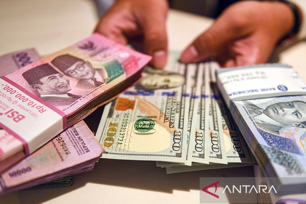 Rupiah pada Senin pagi menguat 0,10 persen jadi Rp16.674 per dolar AS